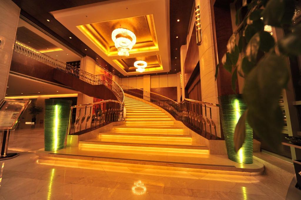 S&N Dalian Hotel Esterno foto