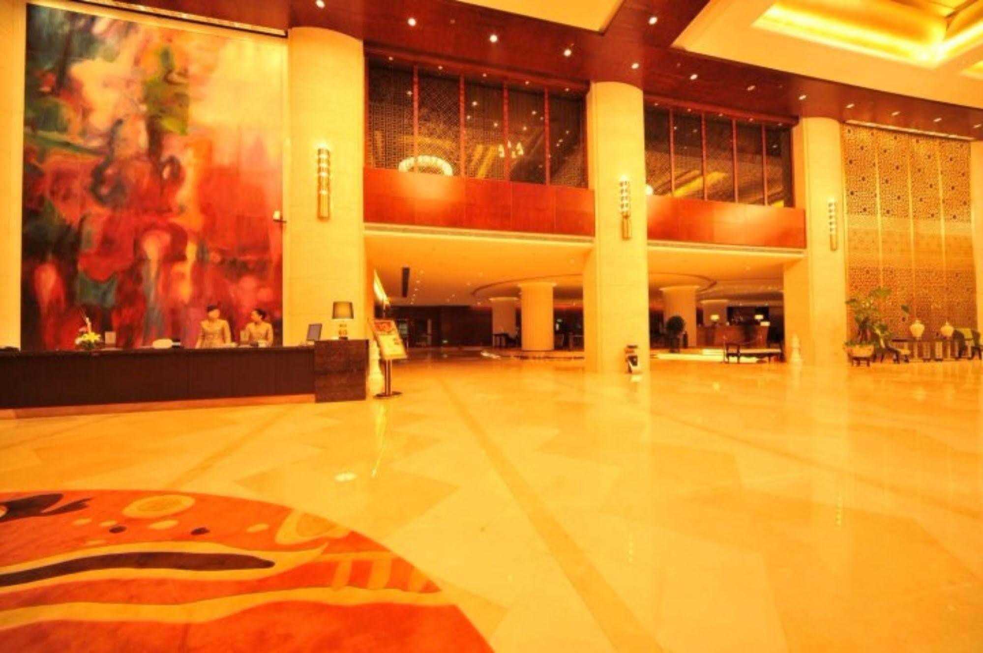 S&N Dalian Hotel Esterno foto