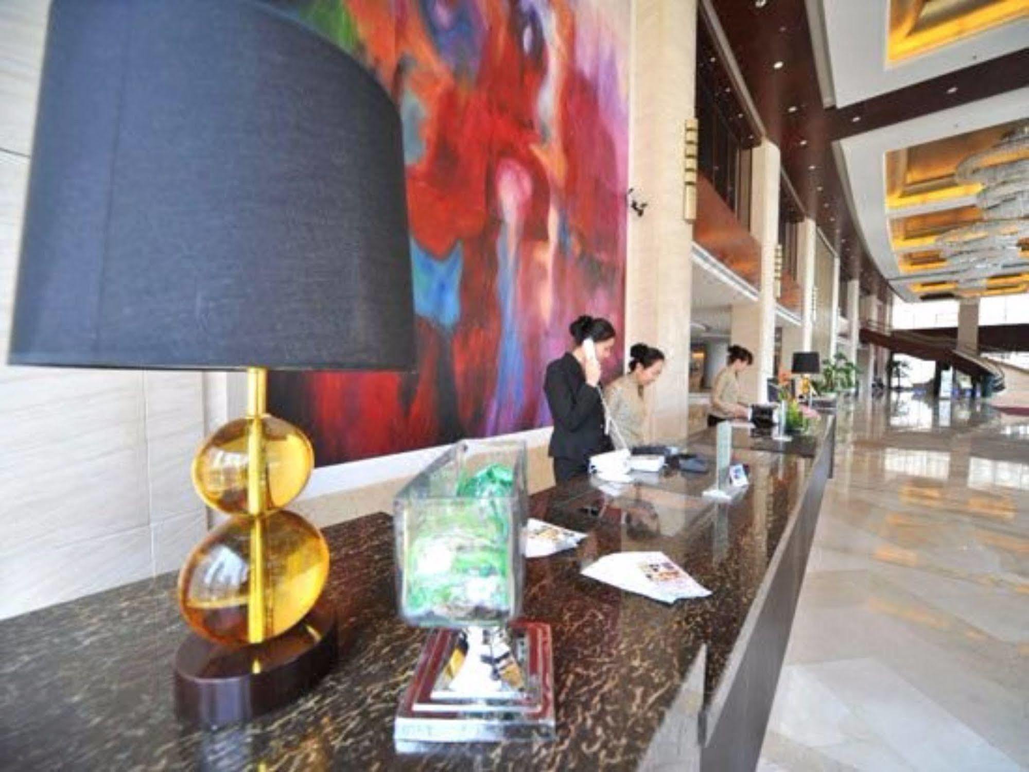 S&N Dalian Hotel Esterno foto