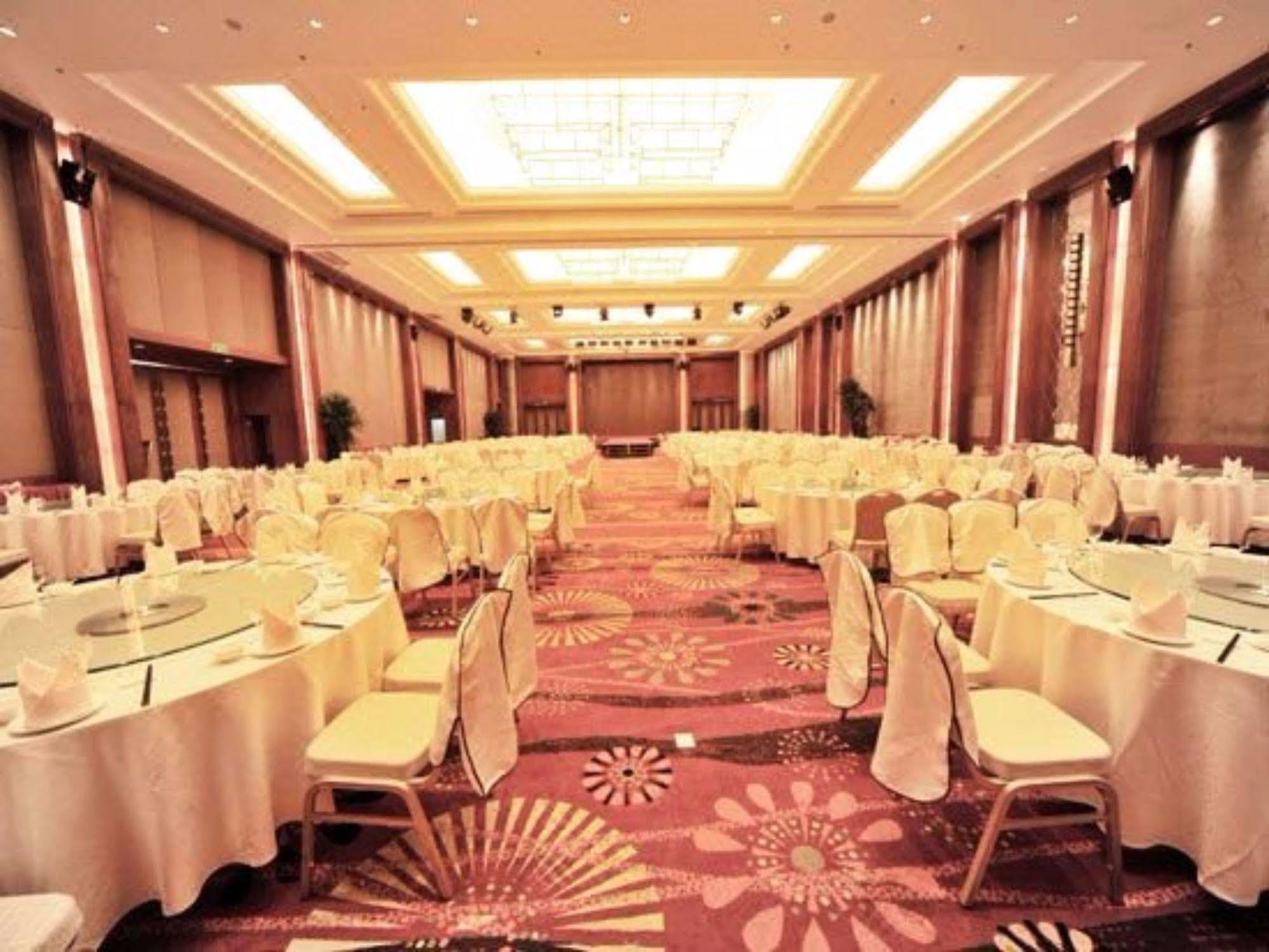 S&N Dalian Hotel Esterno foto