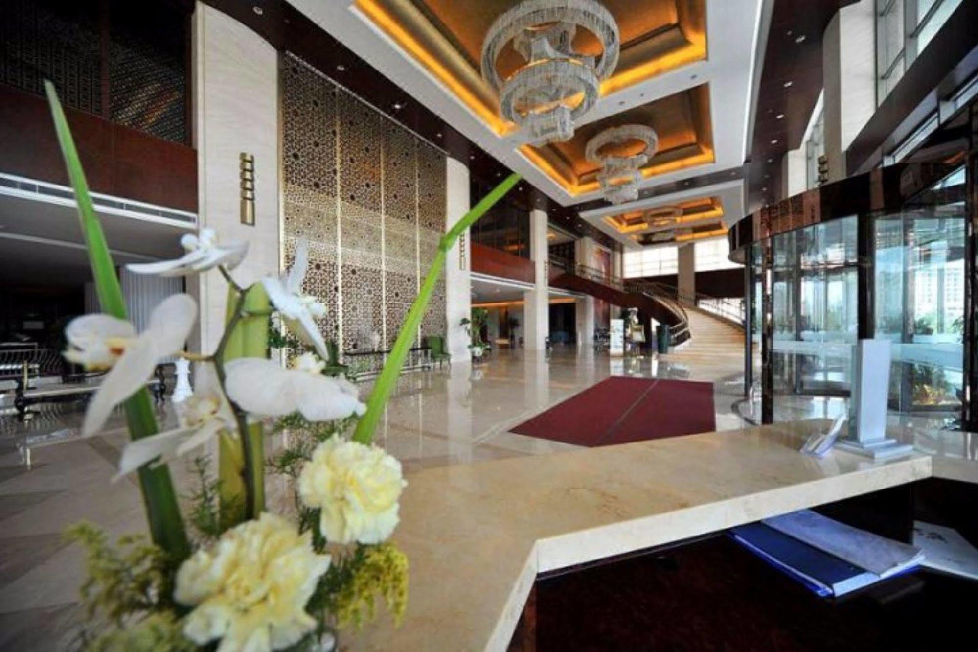 S&N Dalian Hotel Esterno foto