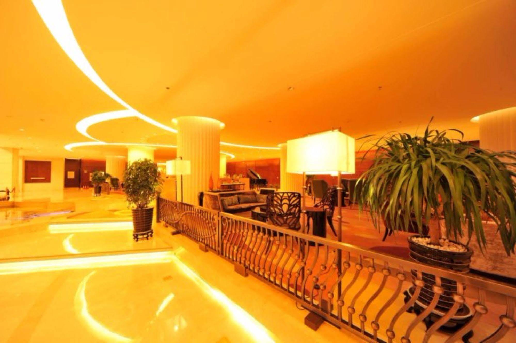S&N Dalian Hotel Esterno foto