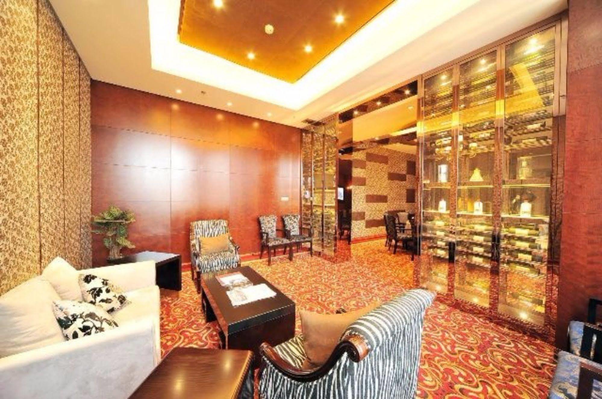 S&N Dalian Hotel Esterno foto